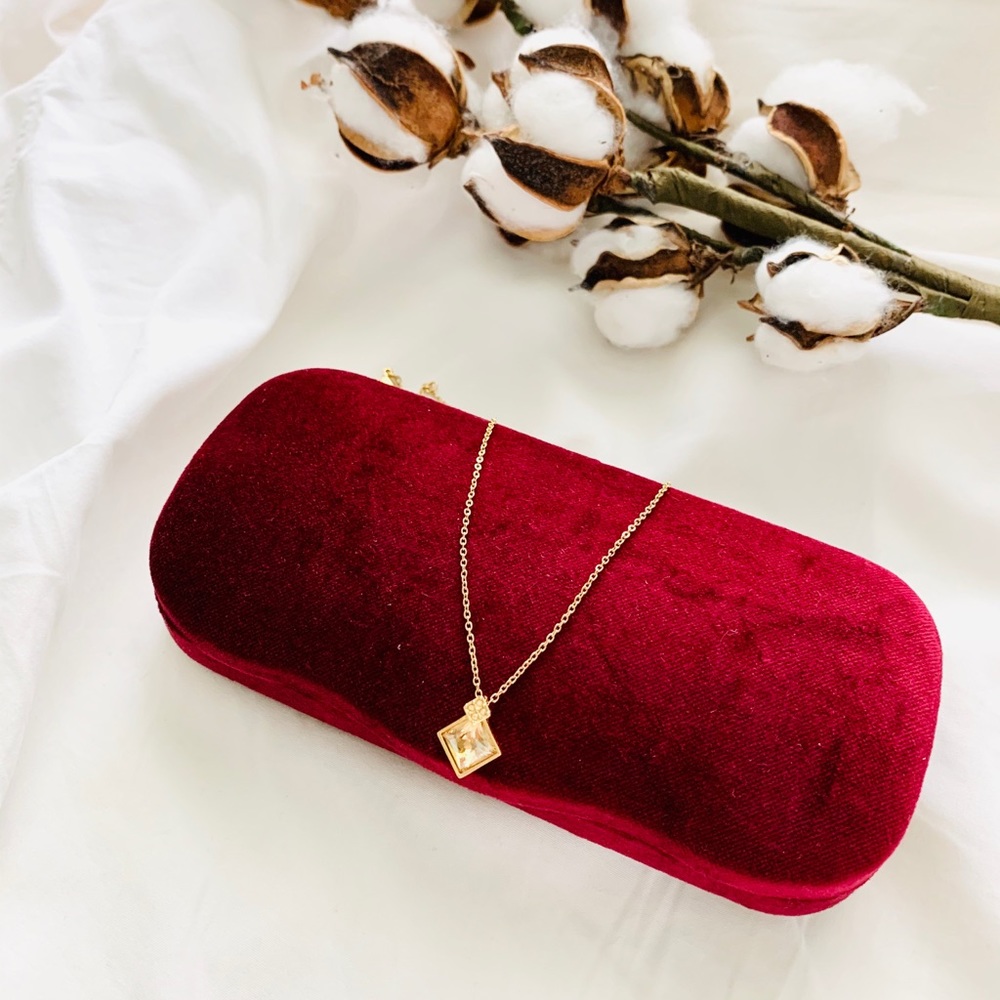 Swarovski Solitaire golden tone necklace